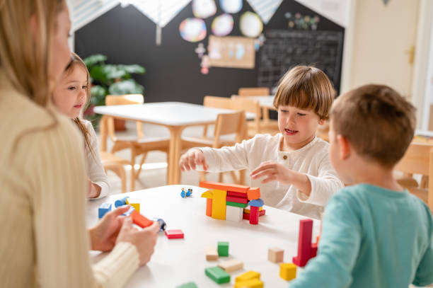 L'évolution historique des crèches : métamorphose des espaces de petite enfance avec les professionnels engagés